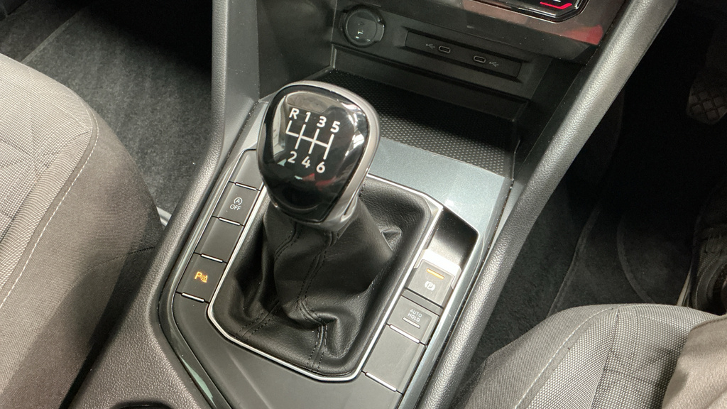 Volkswagen Tiguan Elegance Black #40