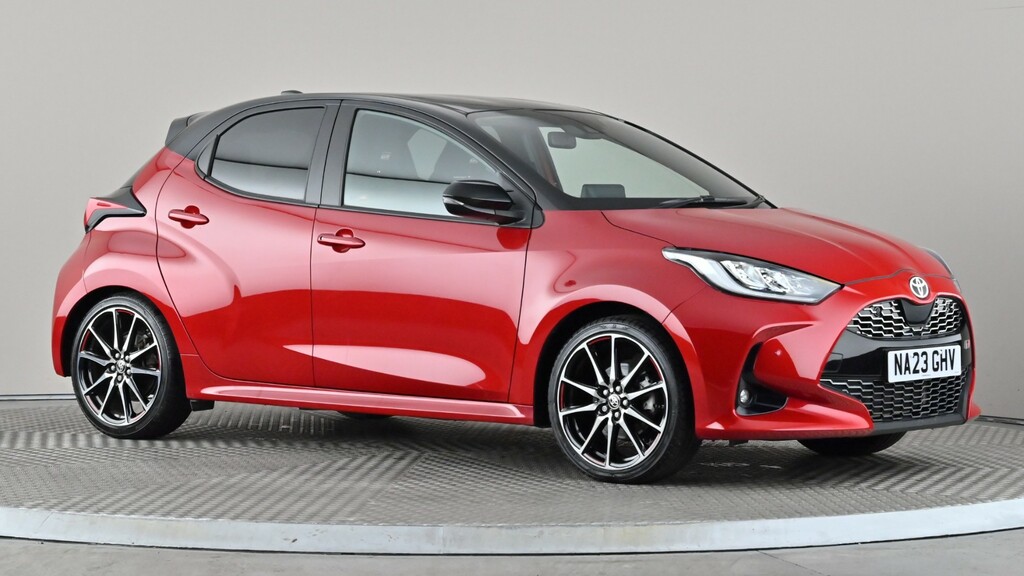 Toyota Yaris 1.5 Hybrid Gr Sport Cvt City Packbi-tone Black