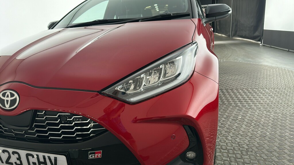 Toyota Yaris Design Silver #20