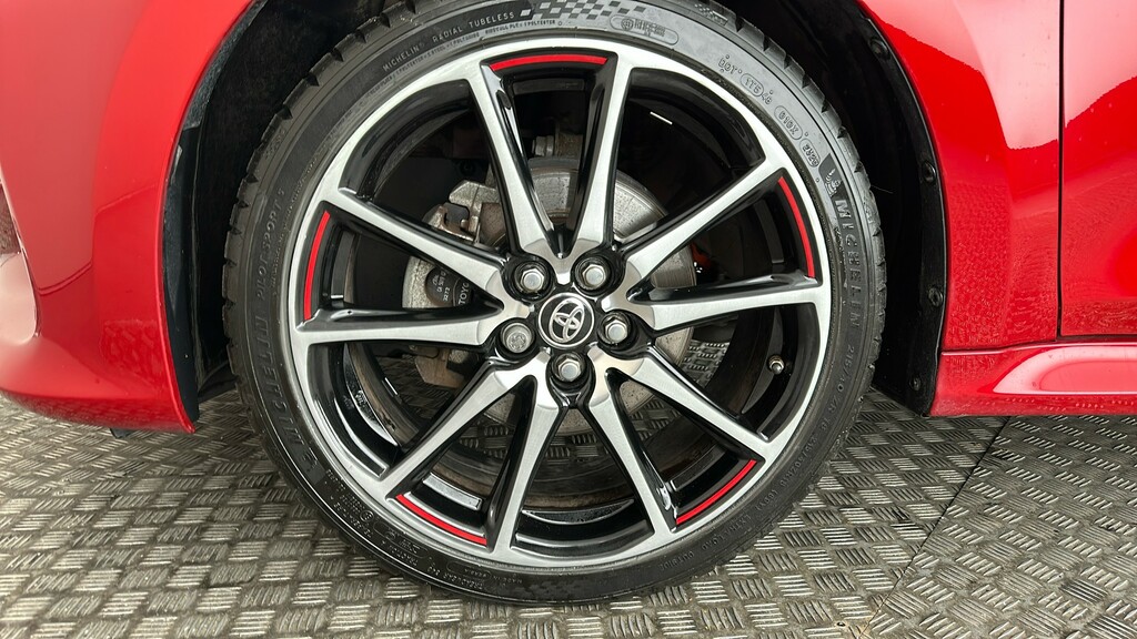 Toyota Yaris Design Silver #19
