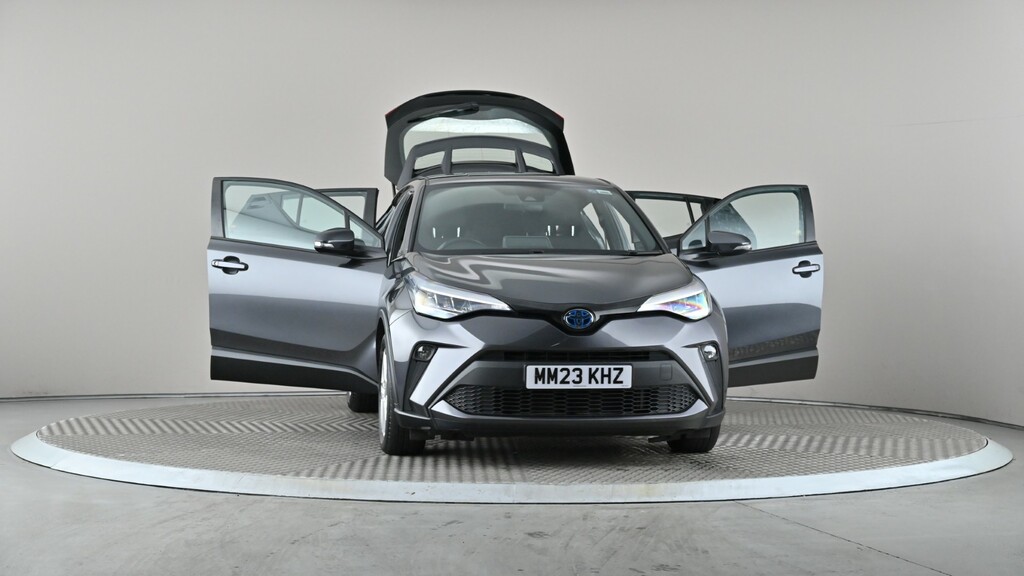 Toyota C-Hr Design White #8