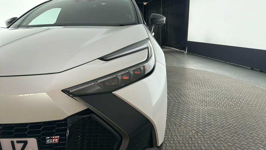 Toyota C-Hr Design White #20