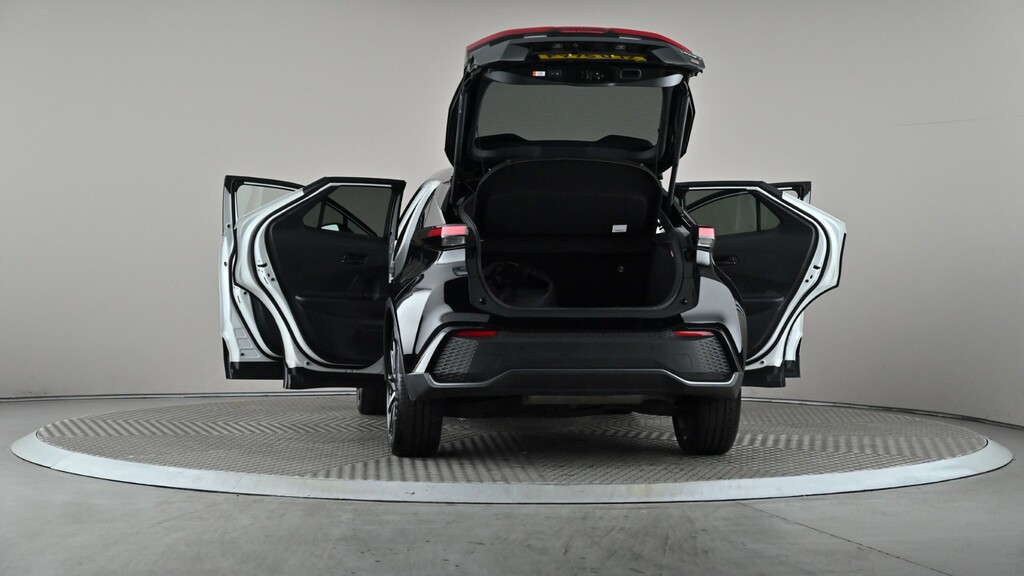 Toyota C-Hr Design White #11