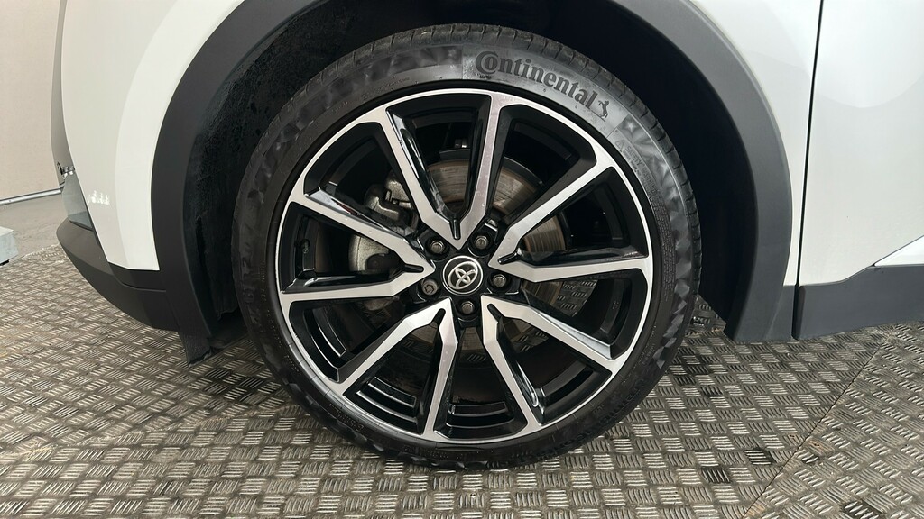 Toyota C-Hr Design White #19