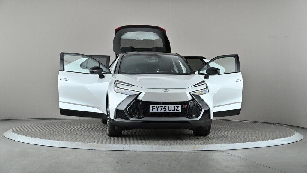 Toyota C-Hr Design White #8