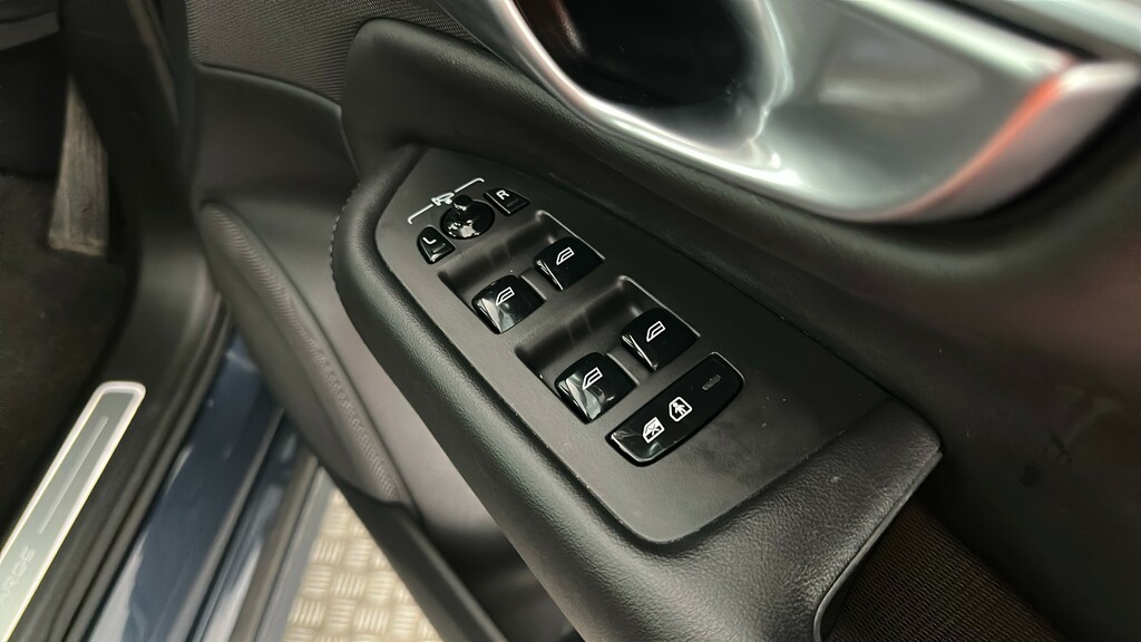 Volvo XC90 Recharge T8 Ultimate Awd Black #35