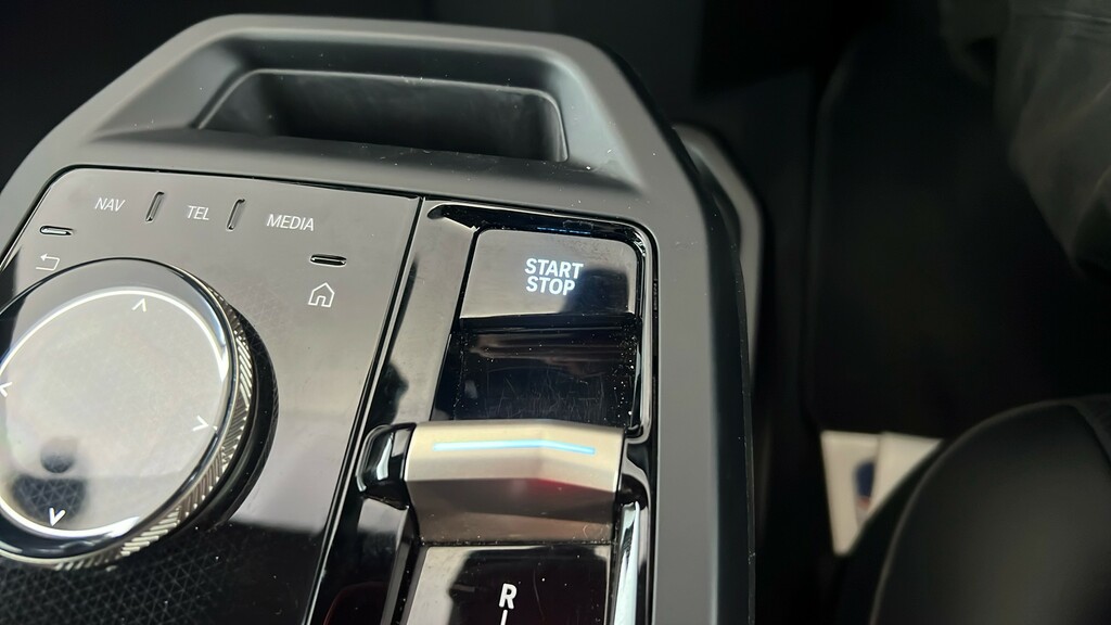 BMW iX 40 76.6Kwh Sport Xdrive Blue #26