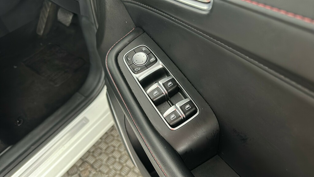 MG HS 1.5 T-gdi 16.6Kwh Exclusive Suv Plug-in Black #31