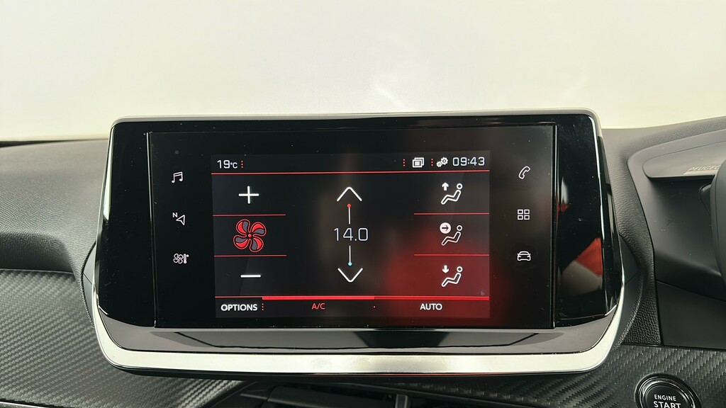 Peugeot 2008 1.2 Puretech 130 Gt White #24
