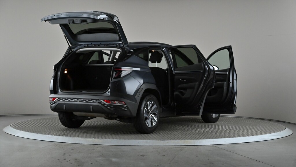 Hyundai Tucson Estate White #12