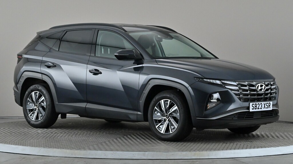 Hyundai Tucson Estate White #1