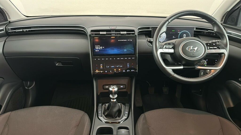 Hyundai Tucson Estate White #13