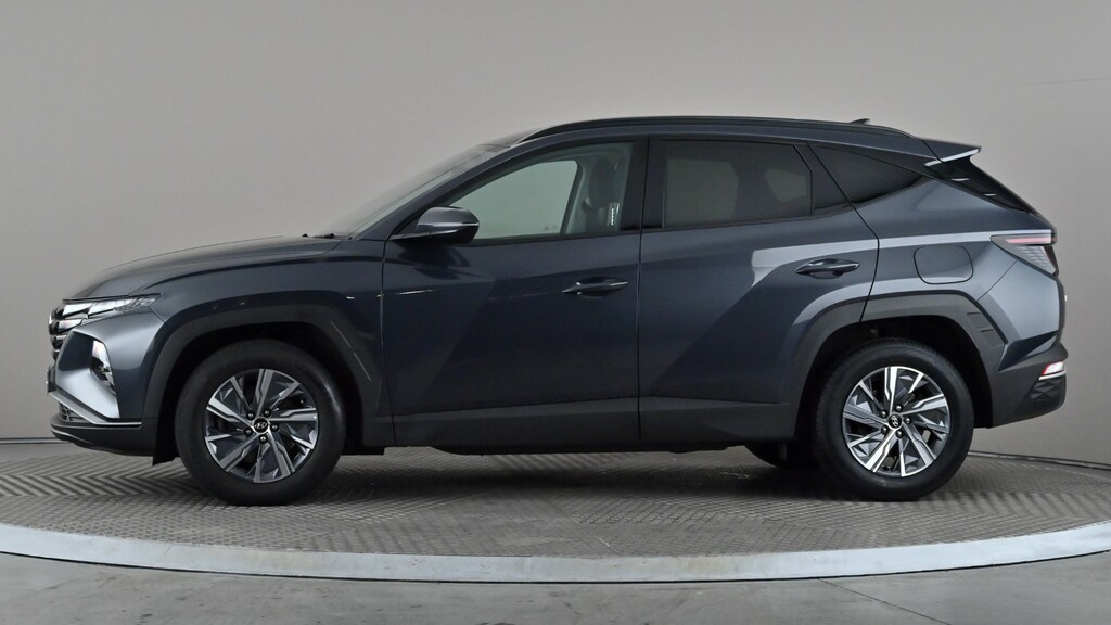 Hyundai Tucson Estate White #3