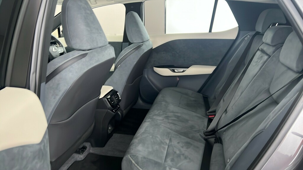 Lexus RZ 450E 71.4Kwh Premium Suv Direct4 Silver #18