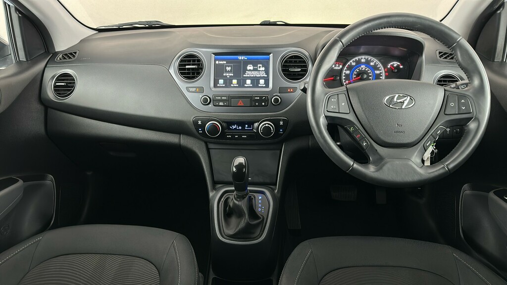 Hyundai I10 1.0 Play White #13