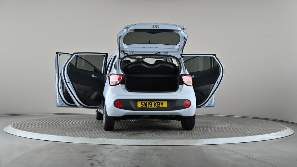 Hyundai I10 1.0 Play White #11