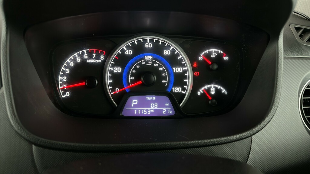 Hyundai I10 1.0 Play White #15