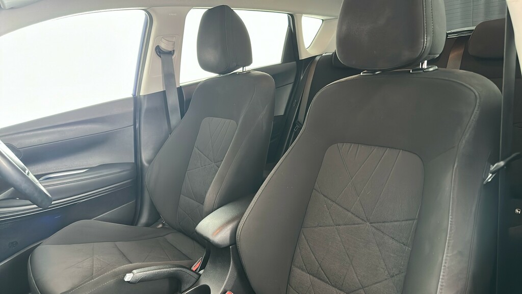 Hyundai Bayon 1.0 T-gdi Premium Dct Mhev 99 Bhp Blue #17