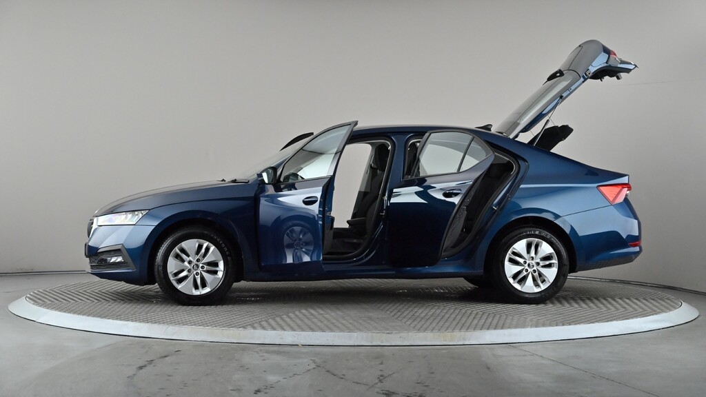 Skoda Octavia Skoda Hatchback 1.5 Tsi Se L Blue #9