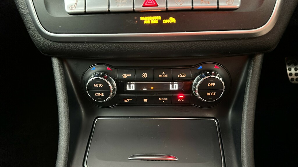 Mercedes-Benz GLA Class 1.3 Gla 200 Sport 161 Bhp Black #27