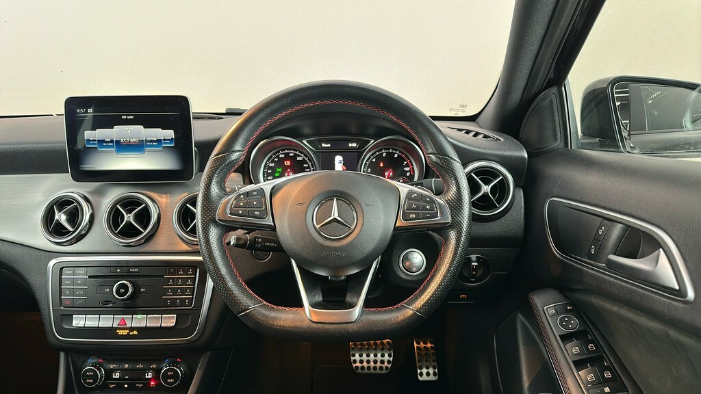 Mercedes-Benz GLA Class 1.3 Gla 200 Sport 161 Bhp Black #14