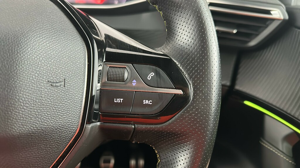 Peugeot 2008 1.2 Puretech 130 Gt Line Red #32