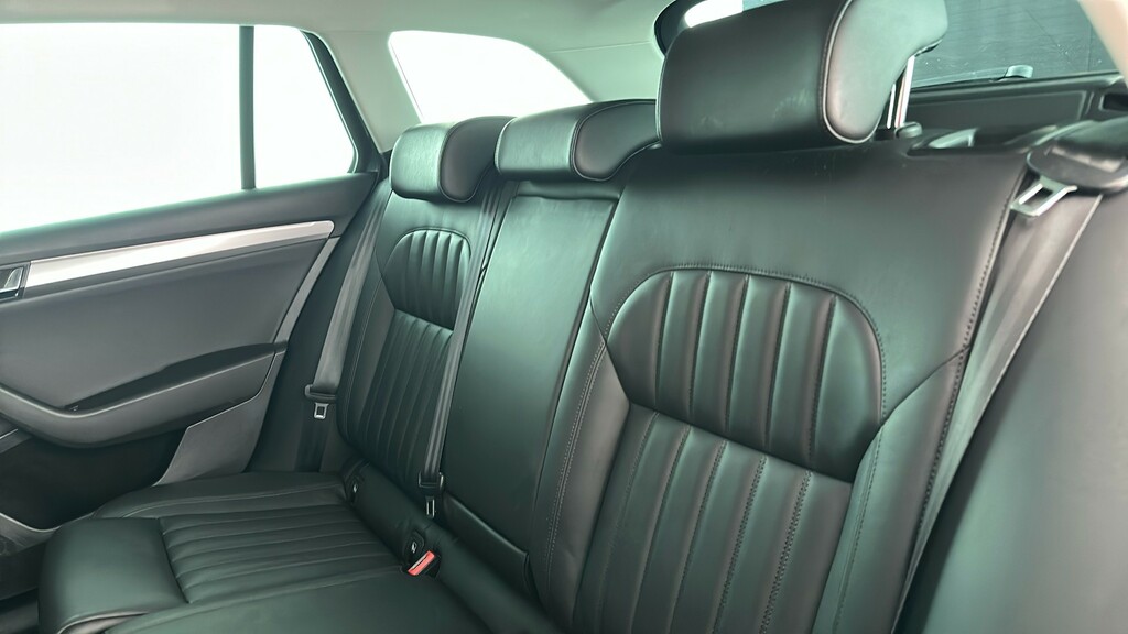 Skoda Superb 2.0 Tdi Cr 190 Laurin Klement Dsg Silver #18