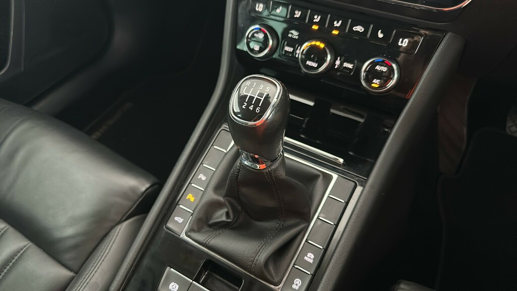 Skoda Superb 2.0 Tdi Cr 190 Laurin Klement Dsg Silver #29