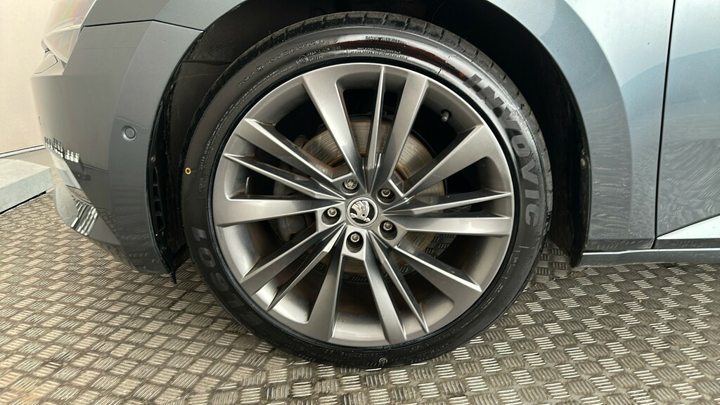 Skoda Superb 2.0 Tdi Cr 190 Laurin Klement Dsg Silver #19
