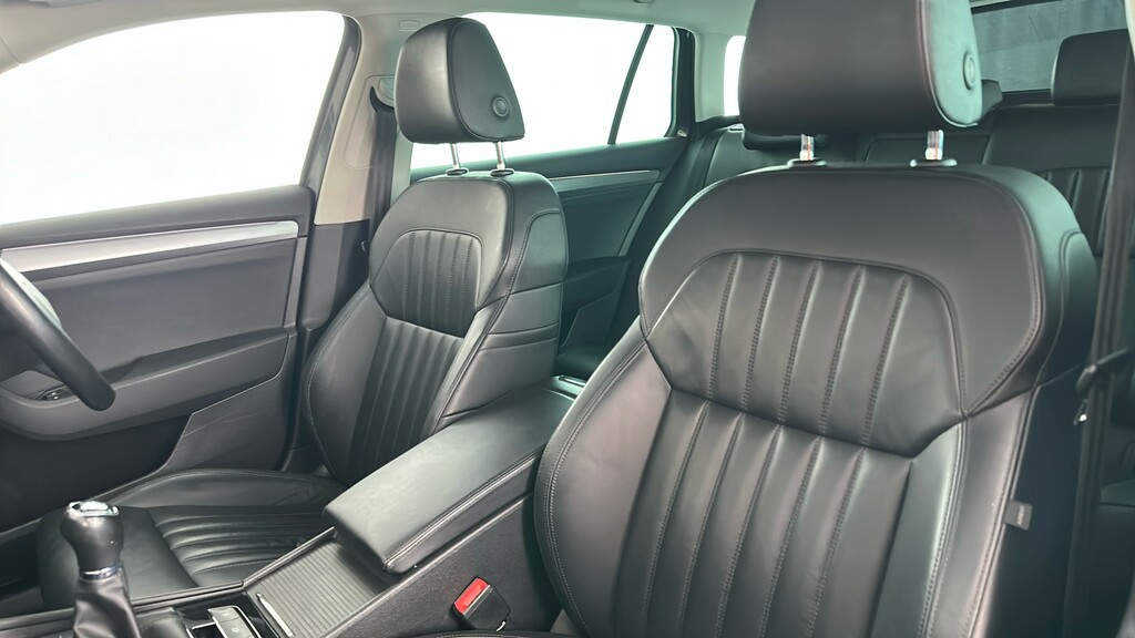Skoda Superb 2.0 Tdi Cr 190 Laurin Klement Dsg Silver #17
