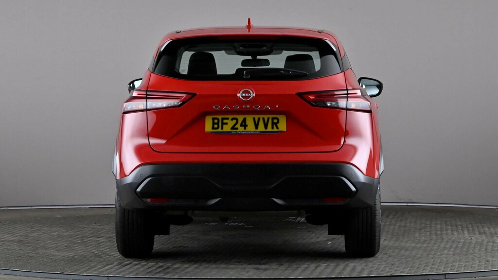 Nissan Qashqai 1.3 Dig-t Mh 158 Acenta Premium Xtronic Red #5