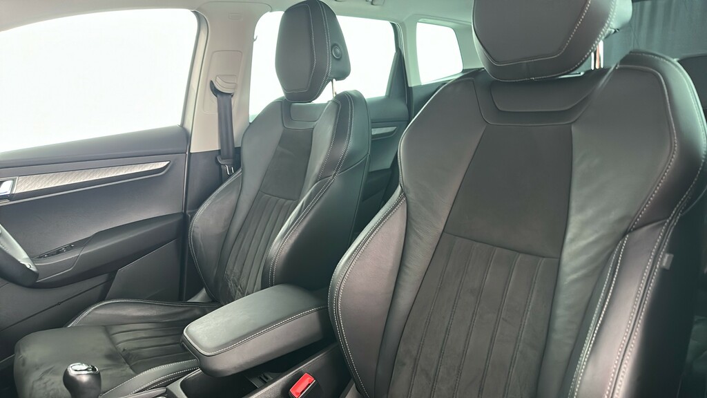 Skoda Karoq 1.5 Tsi Se L Dsg Black #17