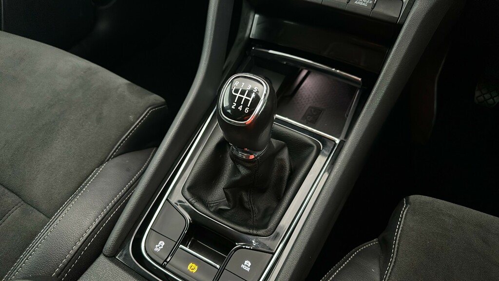 Skoda Karoq 1.5 Tsi Se L Dsg Black #28