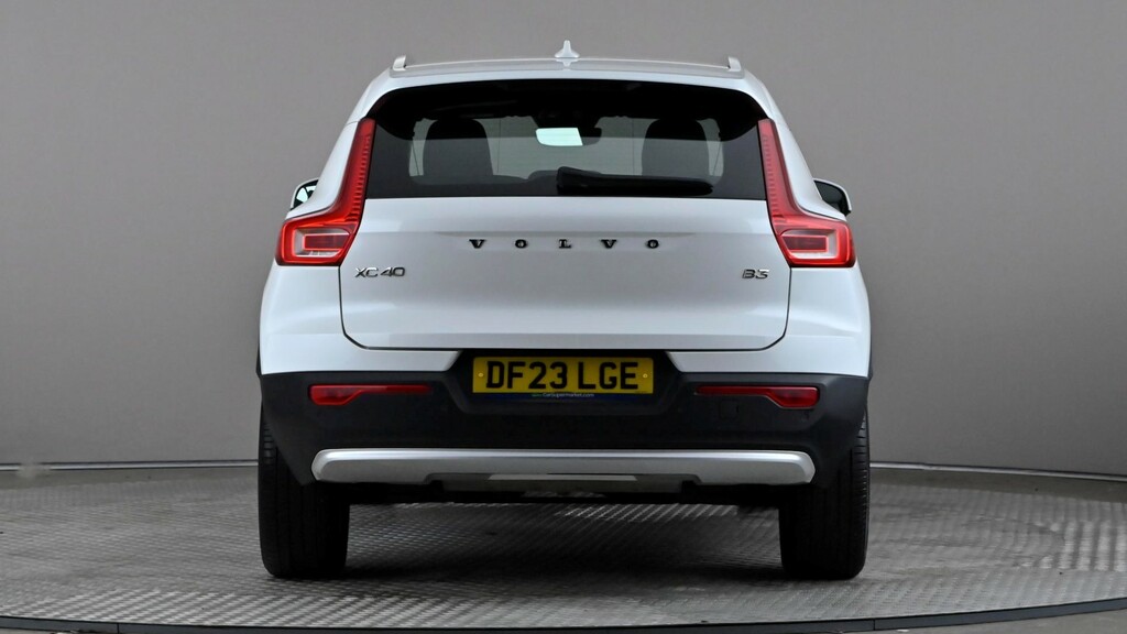 Volvo XC40 2.0 B3p Core White #5