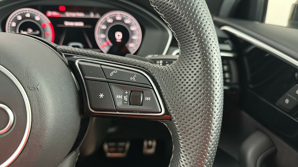 Audi A4 35 Tfsi Black Edition S Tronic Comfortsound Black #32