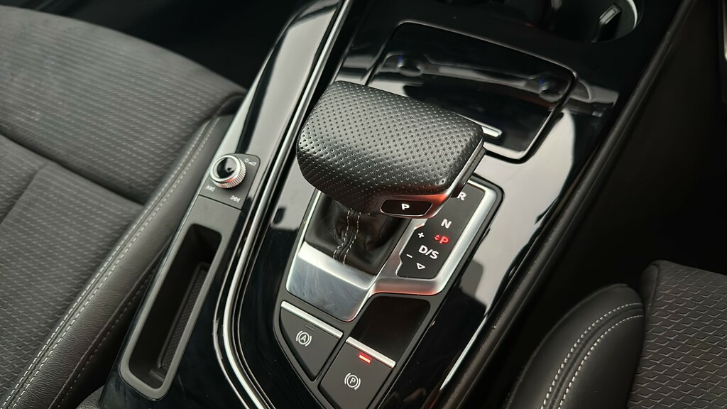 Audi A4 35 Tfsi Black Edition S Tronic Comfortsound Black #29