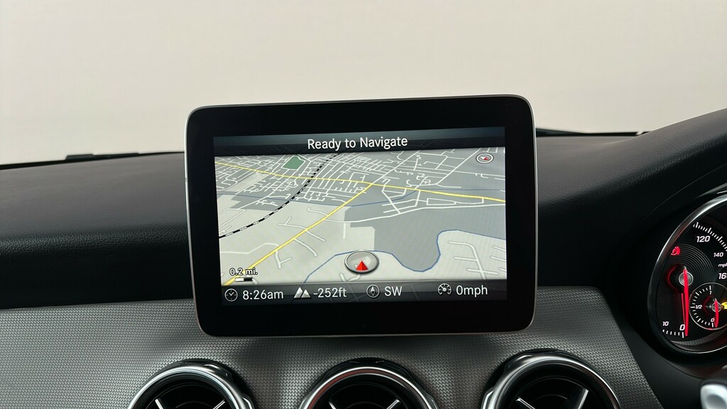 Mercedes-Benz GLA Class Gla 180 Urban Edition Silver #34
