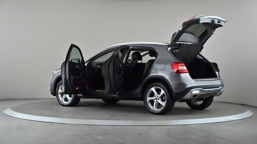 Mercedes-Benz GLA Class Gla 180 Urban Edition Silver #10