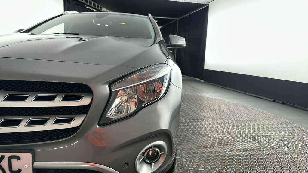 Mercedes-Benz GLA Class Gla 180 Urban Edition Silver #20