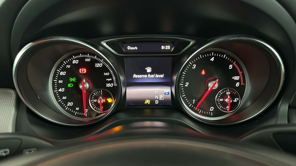 Mercedes-Benz GLA Class Gla 180 Urban Edition Silver #15