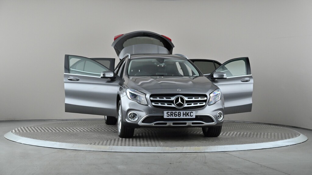 Mercedes-Benz GLA Class Gla 180 Urban Edition Silver #8