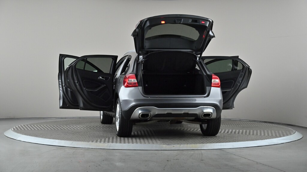 Mercedes-Benz GLA Class Gla 180 Urban Edition Silver #11