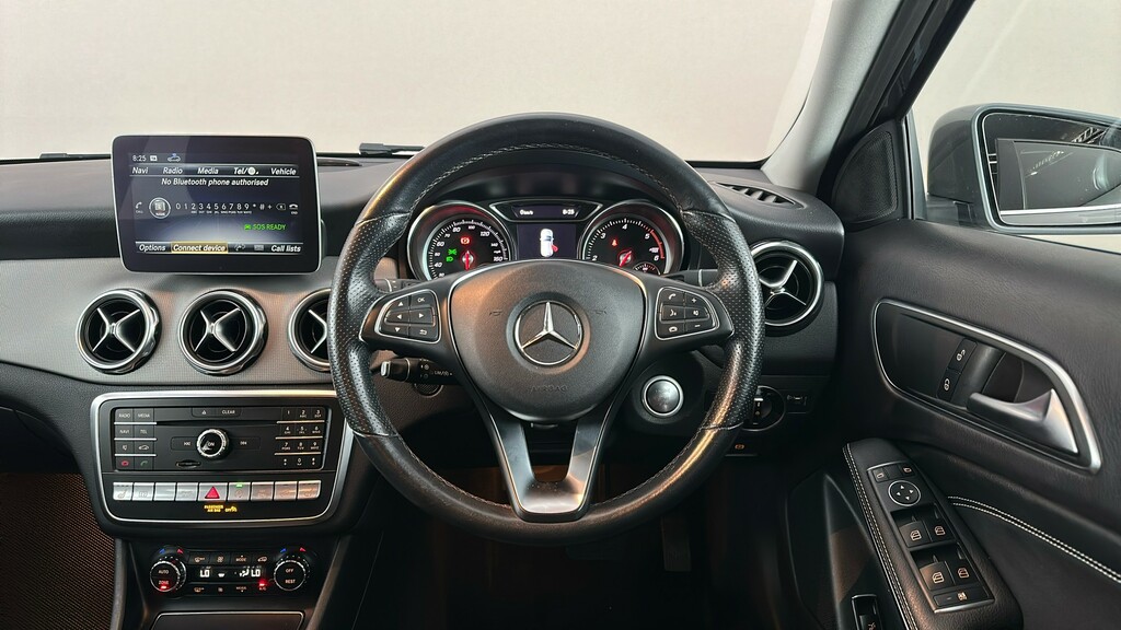 Mercedes-Benz GLA Class Gla 180 Urban Edition Silver #14