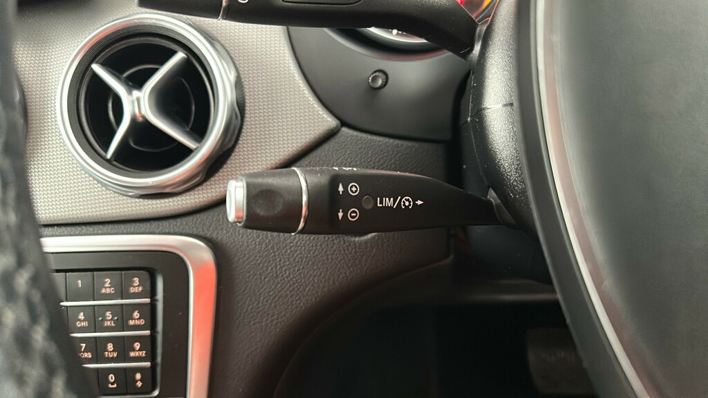 Mercedes-Benz GLA Class Gla 180 Urban Edition Silver #29