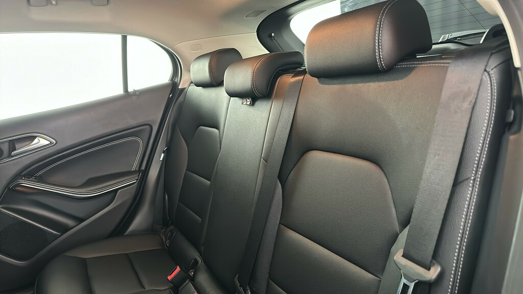 Mercedes-Benz GLA Class Gla 180 Urban Edition Silver #18