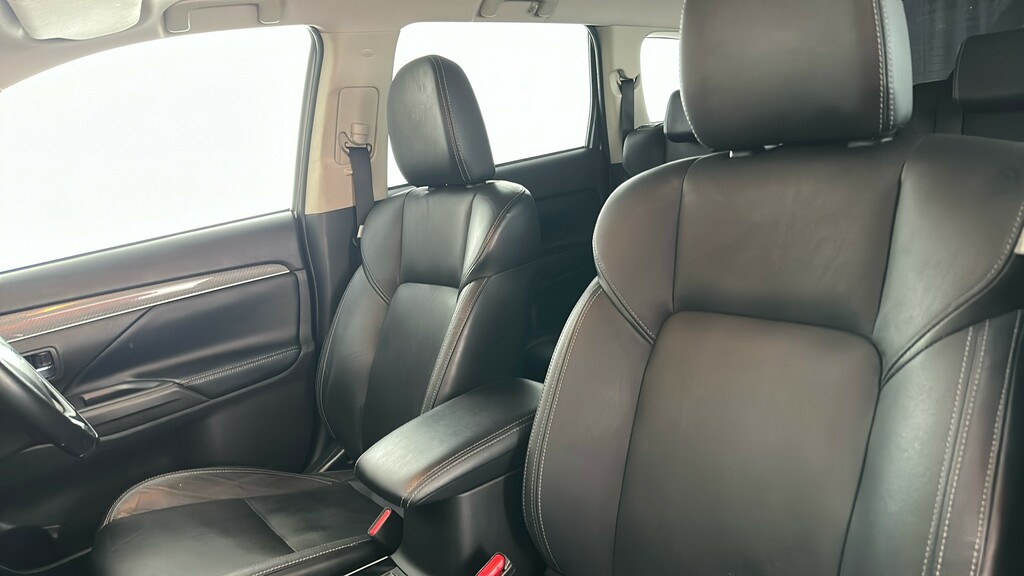 Mitsubishi Outlander Twinmotor 13.8Kwh Design Cvt Black #17