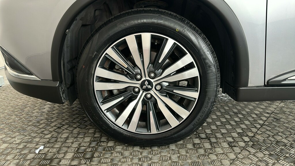 Mitsubishi Outlander Twinmotor 13.8Kwh Design Cvt Black #19