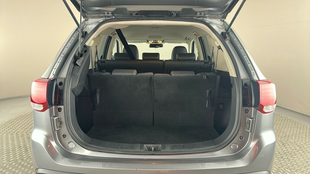 Mitsubishi Outlander Twinmotor 13.8Kwh Design Cvt Black #22