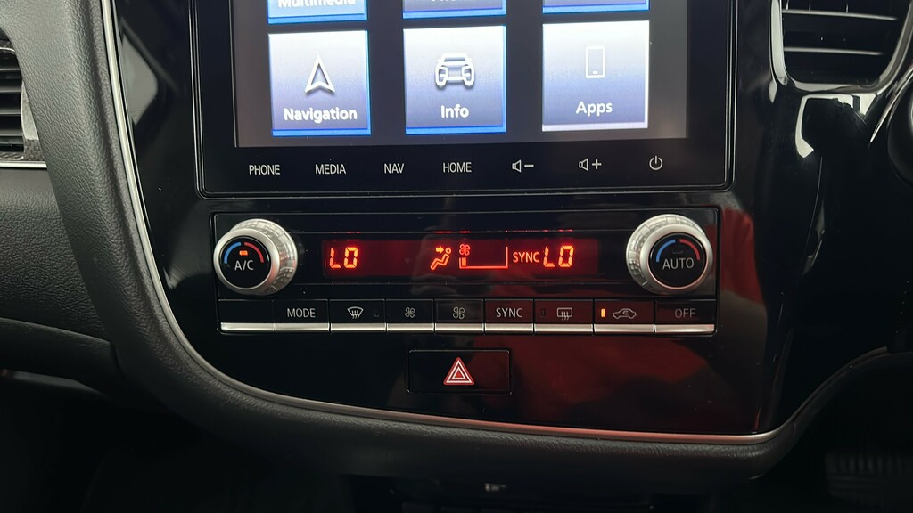 Mitsubishi Outlander Twinmotor 13.8Kwh Design Cvt Black #26
