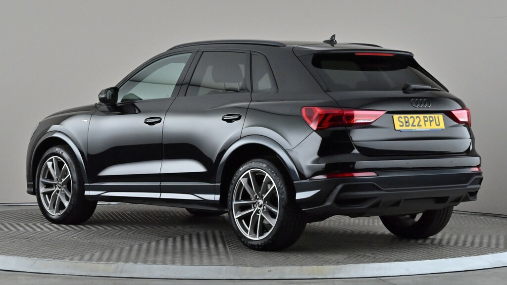 Audi Q3 35 Tfsi Black Edition S Tronic Black #4